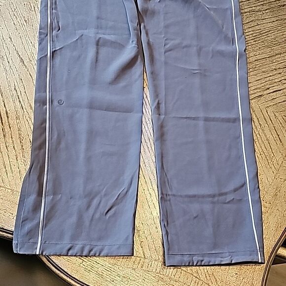 Lululemon on the right track gray jogger pants size L - Picture 9 of 11